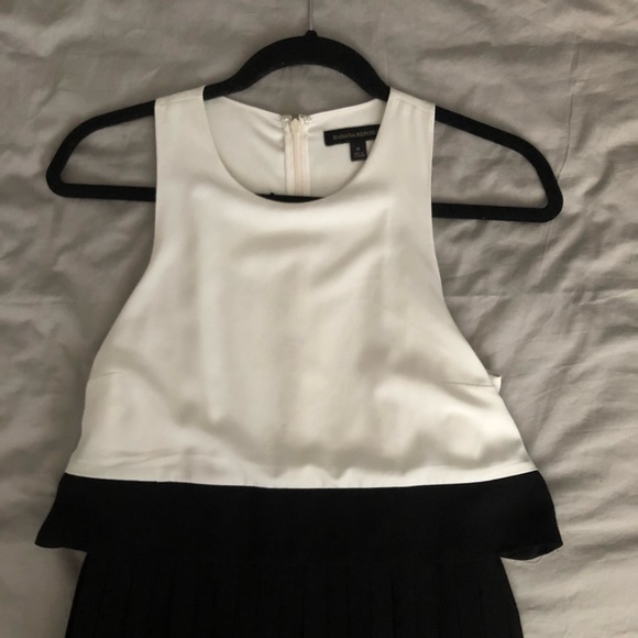 Banana republic black and white pleated dress - size 0 - Picture 3 of 7